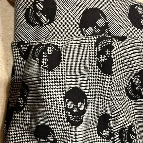 Torrid Black and Gray Skater Mini Skirt with Pleats - Picture 2 of 4